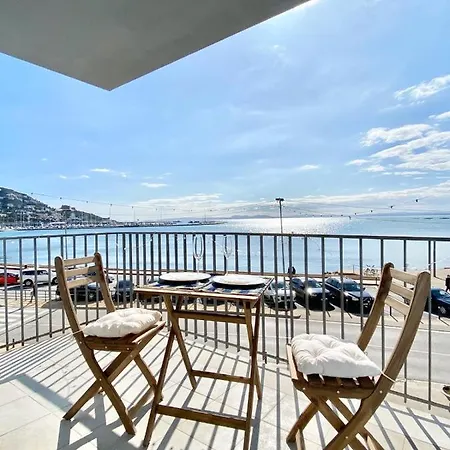 Estudio Frente Al Mar En アパート